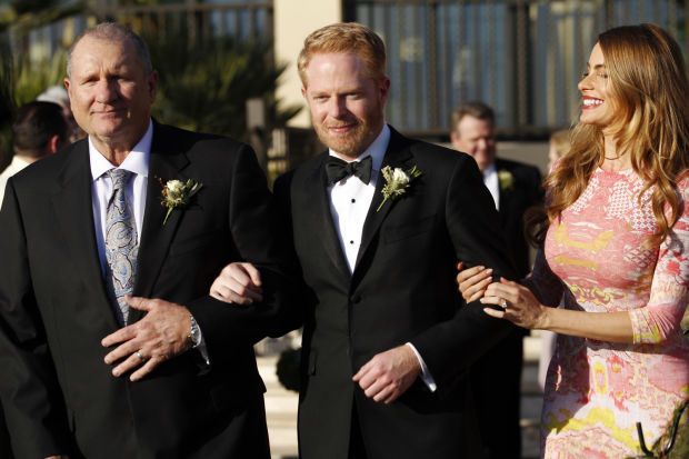 ED O'NEILL, JESSE TYLER FERGUSON, SOFIA VERGARA